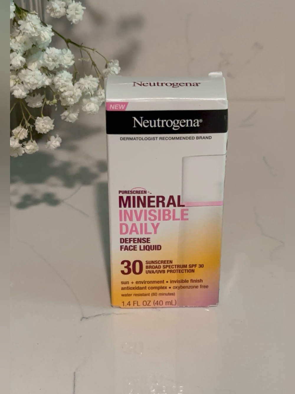 Neutrogena Mineral Invisible Daily Defense SPF 30 - Pink, White & Yellow Box